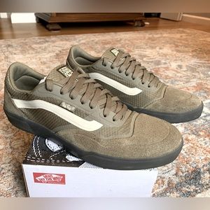 Vans AVE pro excellent shape mens 9.5 Covert Green